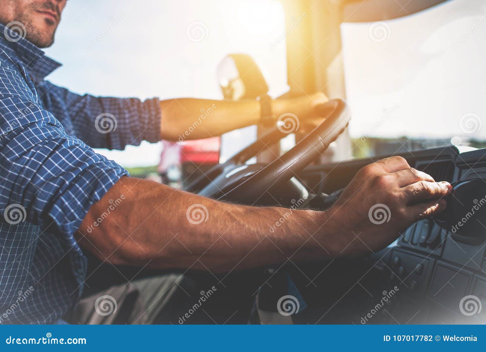 semi-chauffeur-de-camion-job-photo-stock-image-du-affaires