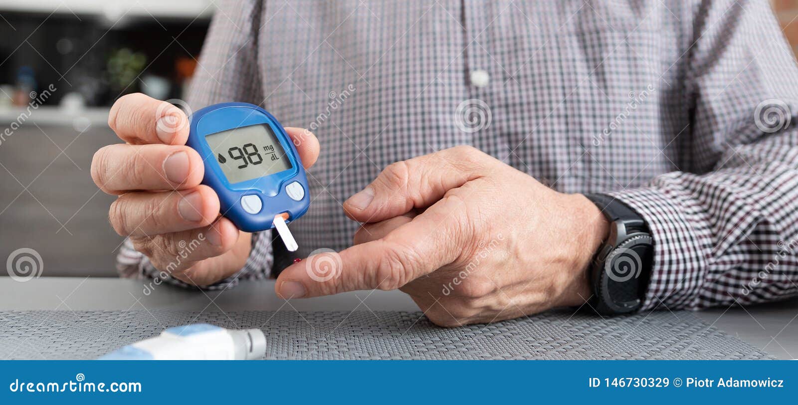 how to check my blood sugar level at home