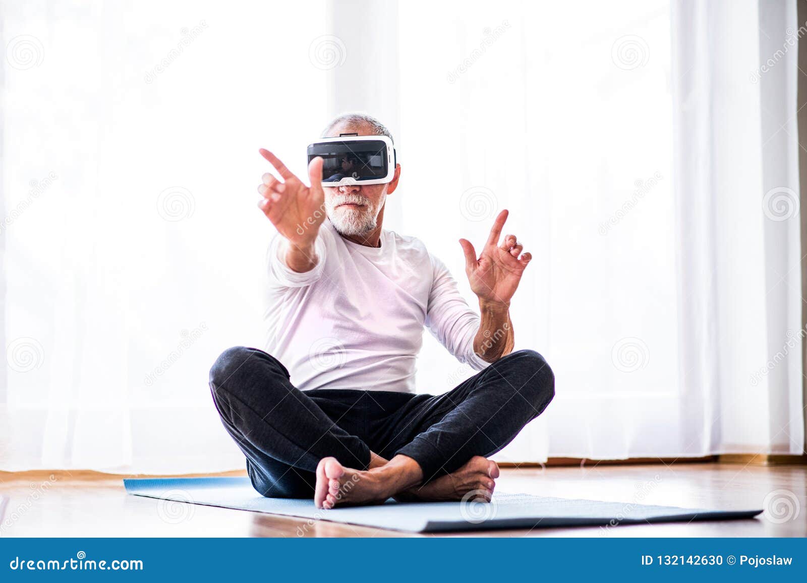Effectiveness of Virtual Reality Exercise for Functional Fitness in ...