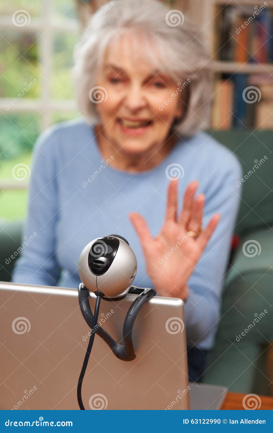 Домашняя пожилых на камеру