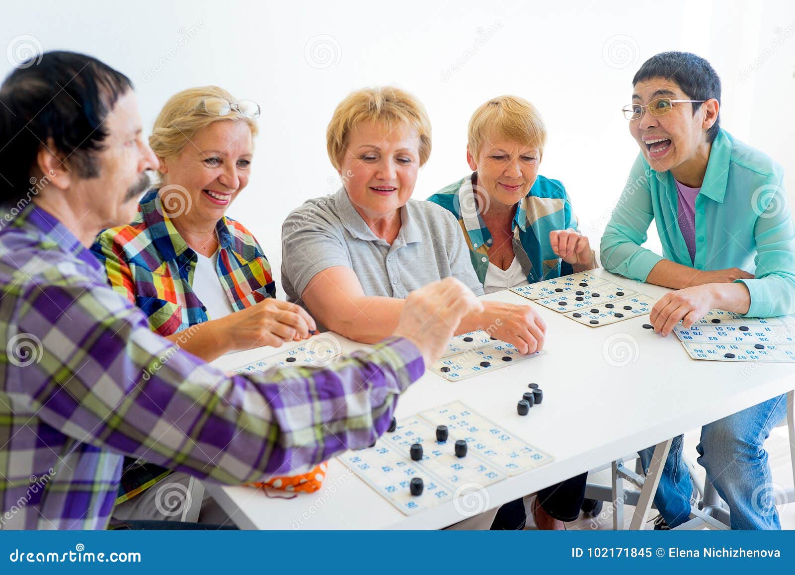 Senioren Die Bingo Spielen Stockbild Bild Von Spielen Senioren
