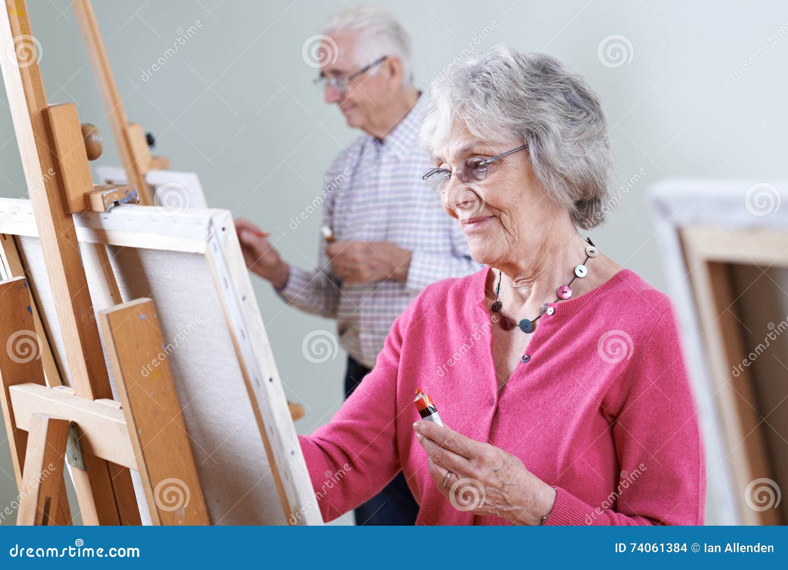 seniors attending painting class together