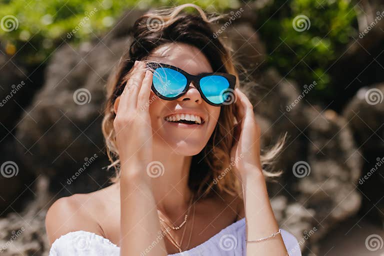 Sensual Female Model With Tanned Skin Looking At Sky And Laughing Positive Caucasian Girl In 