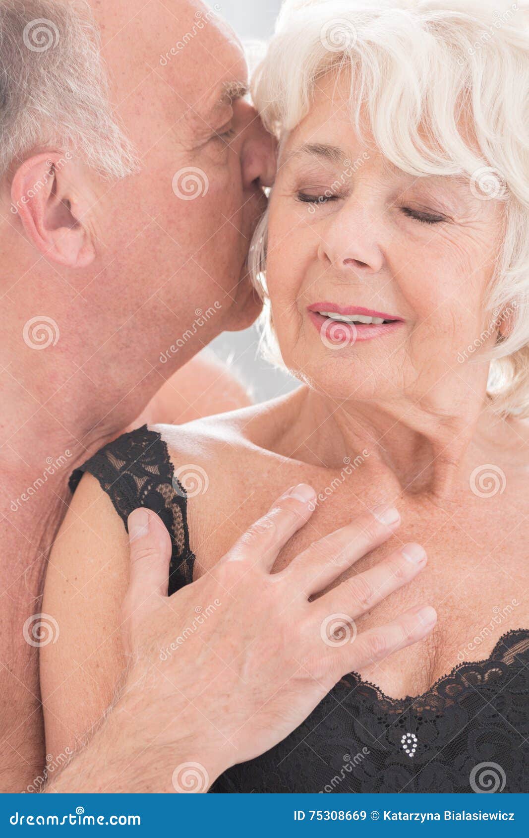 Mature Senior Couples Foreplay Niche Top Mature