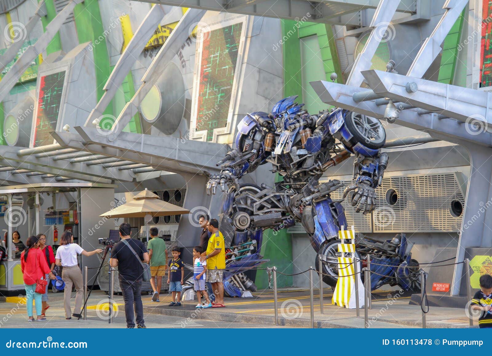 Sentosa,SINGAPURA - 12 DE ABRIL DE 2016 : Optimus Prime Robot Model Do  Filme TRANSFORMERS a Corrida No Universal Studio Foto de Stock Editorial -  Imagem de passeio, brinquedo: 160113478