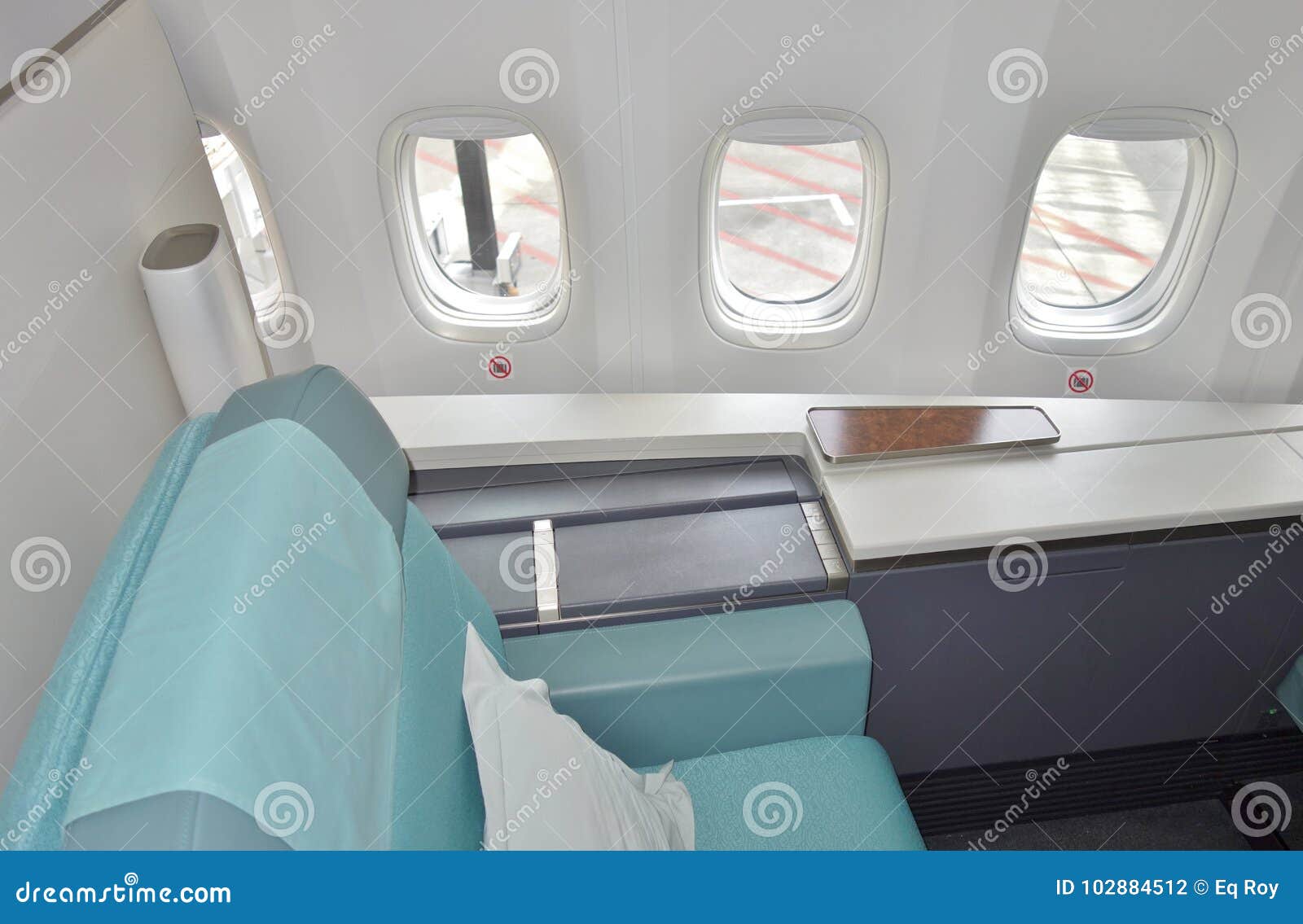 The First Class Cabin Of A Korean Airlines Ke Boeing 747 8