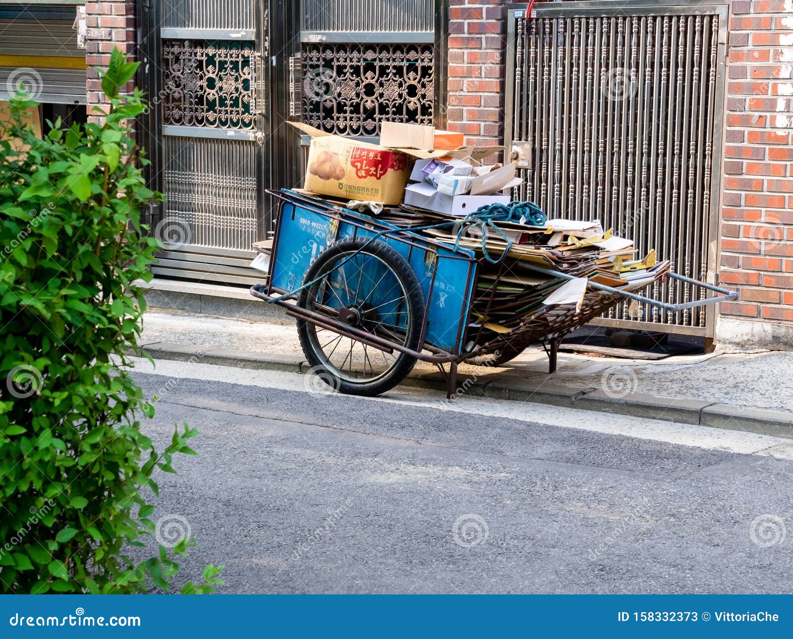 Seoul South Korea June 8 2022 Cart With Paper Trash Seoul South Korea June 8 2022 Cart With Paper Trash