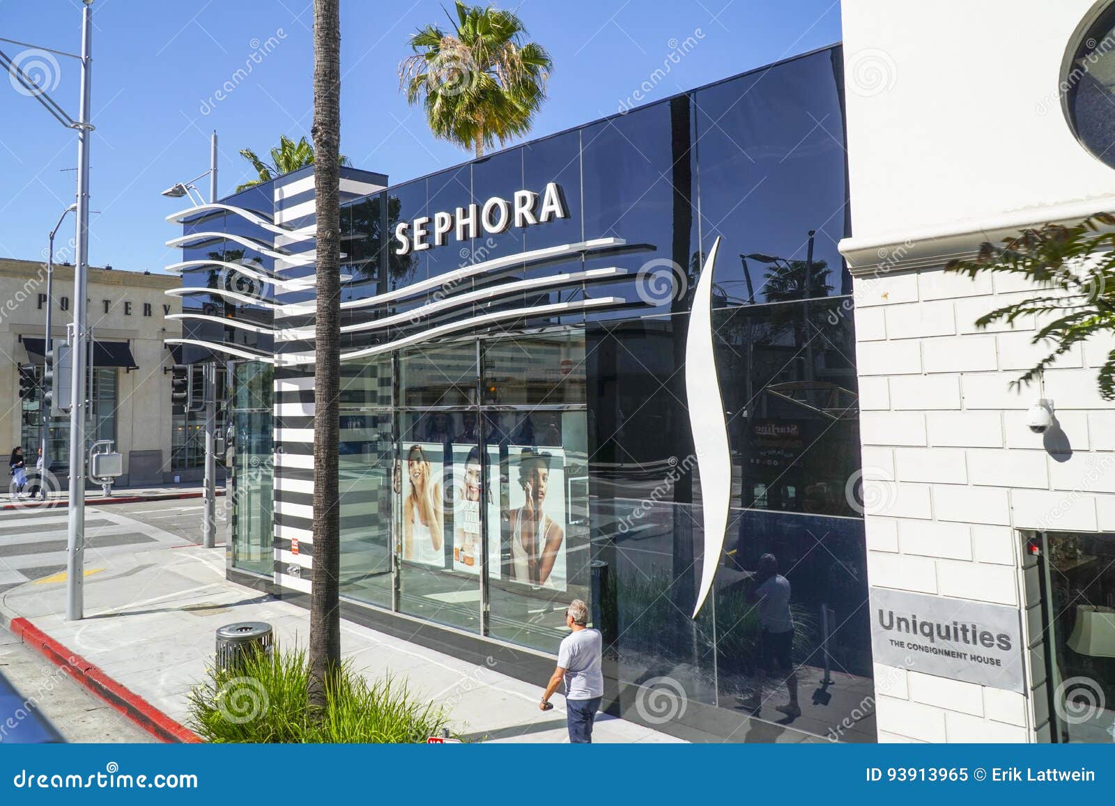 Sephora in Beverly Hills - LOS ANGELES - CALIFORNIA - APRIL 20