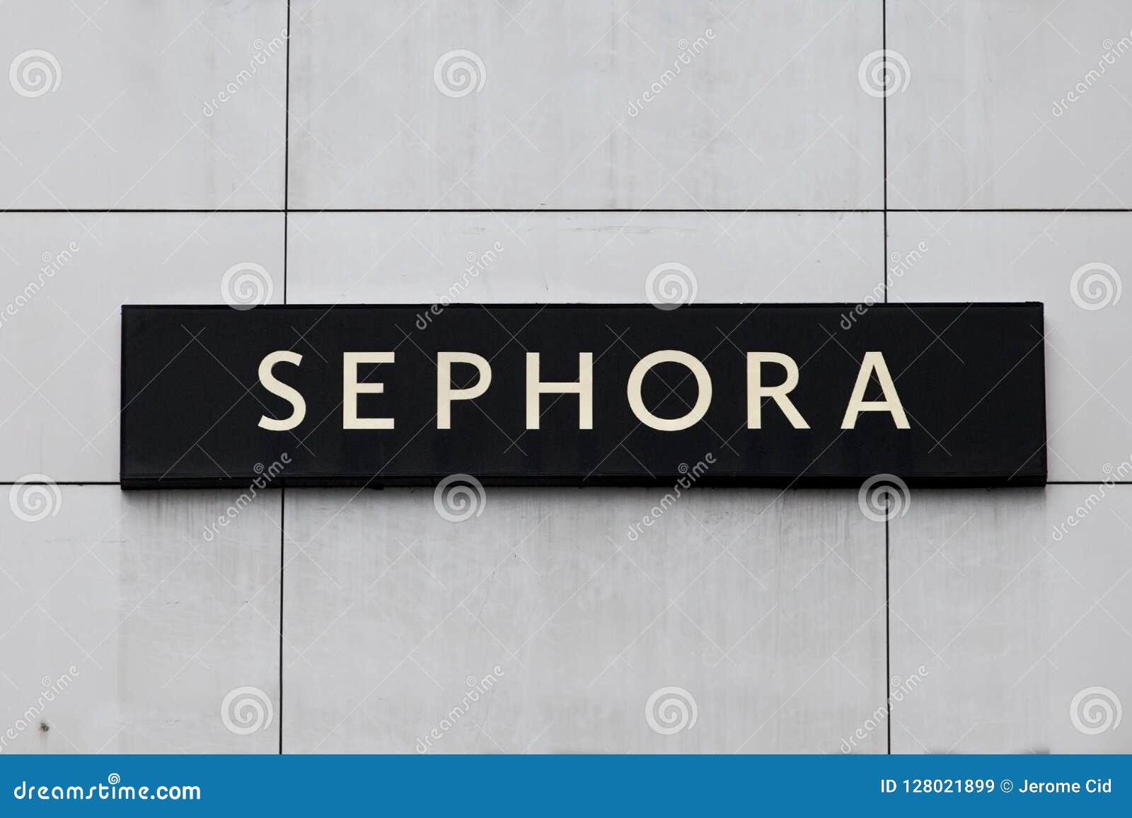 Sephora Logo Auf Ihrem Hauptspeicher Fur Serbien Sephora Ist Eine Franzosische Marke Von Kosmetik Und Von Schonheitsprodukten Te Redaktionelles Stockbild Bild Von Marke Sephora