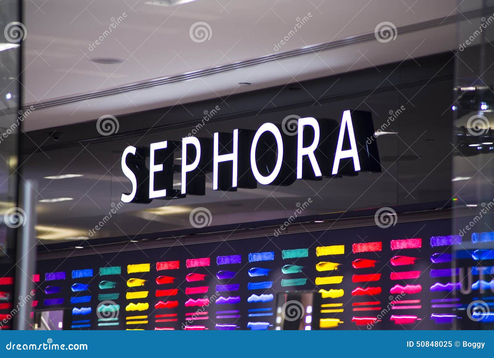 Sephora Perfume and Cosmetics Shop - Paris Editorial Image - Image of  french, luxury: 46028150