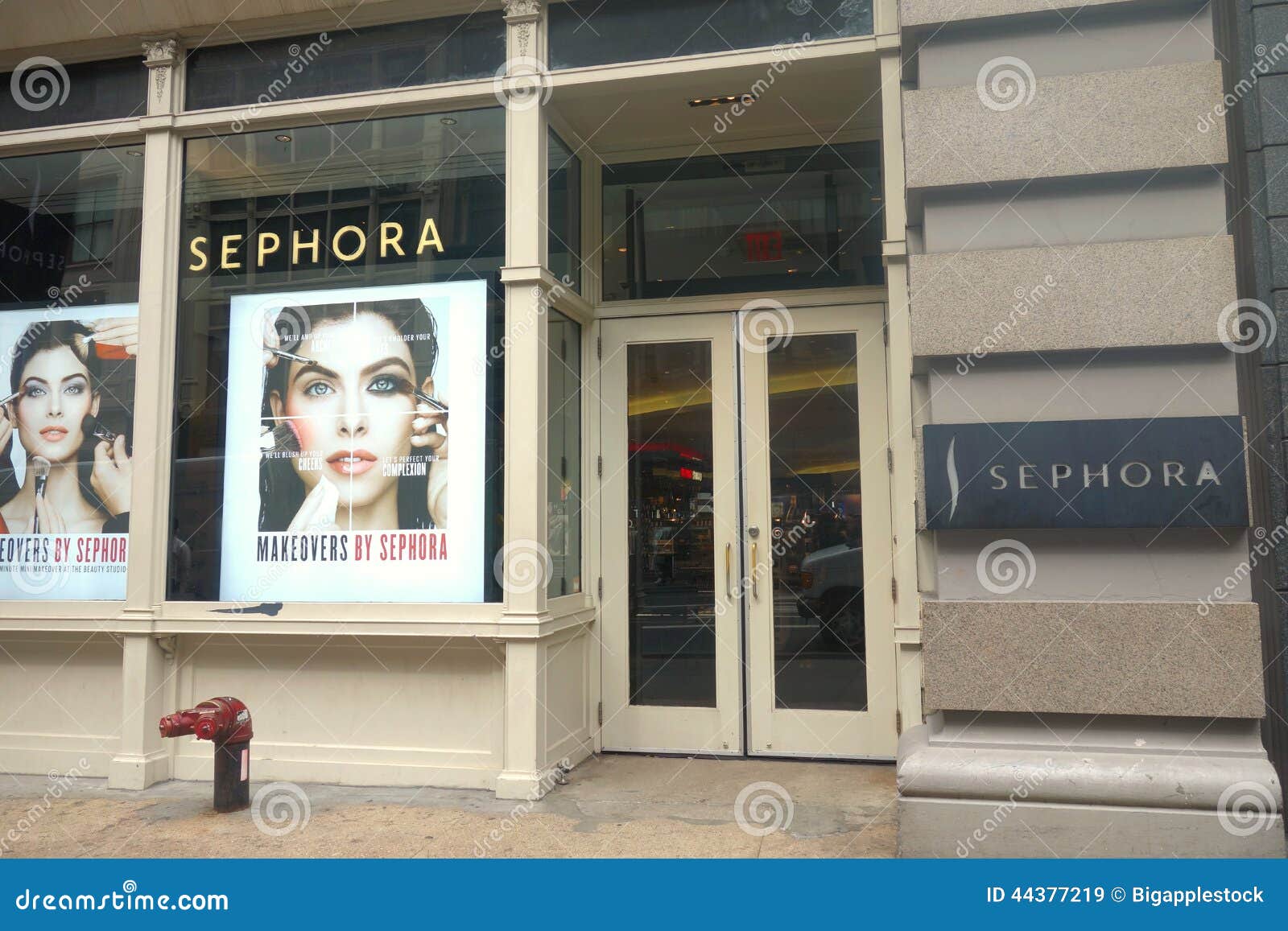Sephora editorial stock image. Image of products, soho 44377219