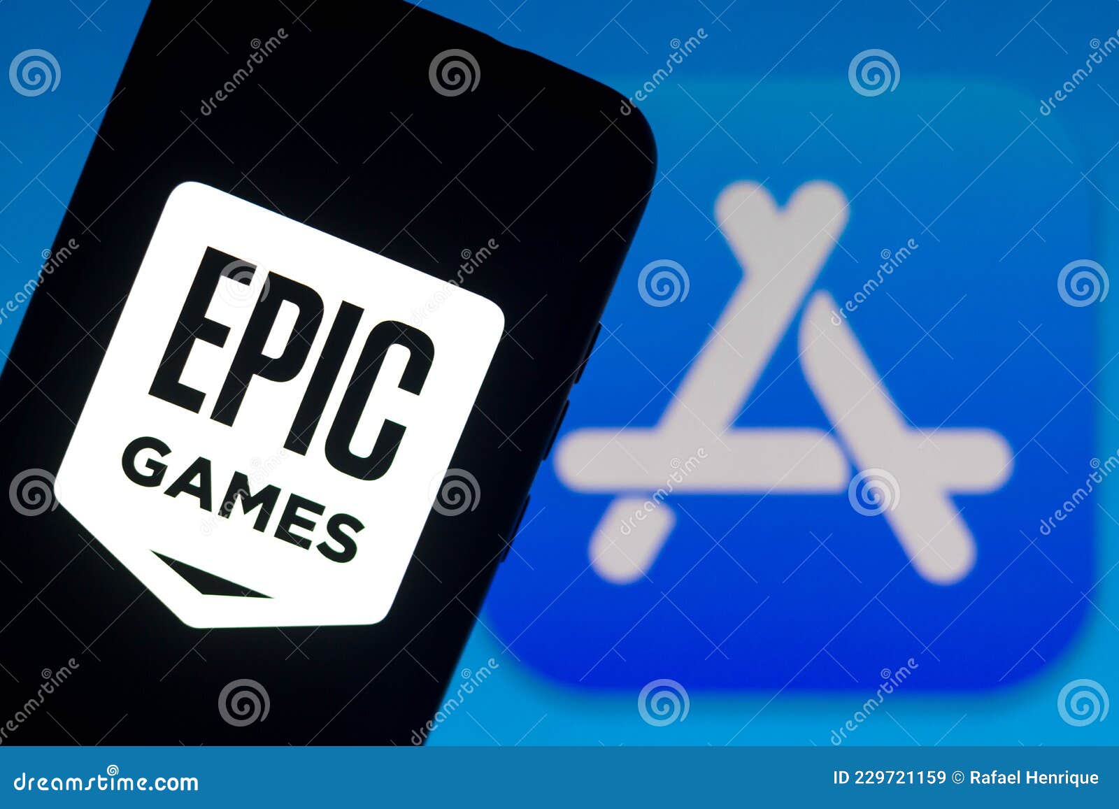 Brazil. 2nd May, 2023. In this photo illustration, the Epic Games logo is  displayed on a smartphone screen, next to a login screen, with email,  password and sign in. (Credit Image: ©