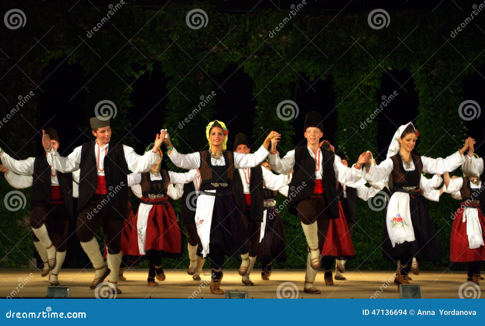 Serbian dance group editorial stock image. Image of folklore - 47136694