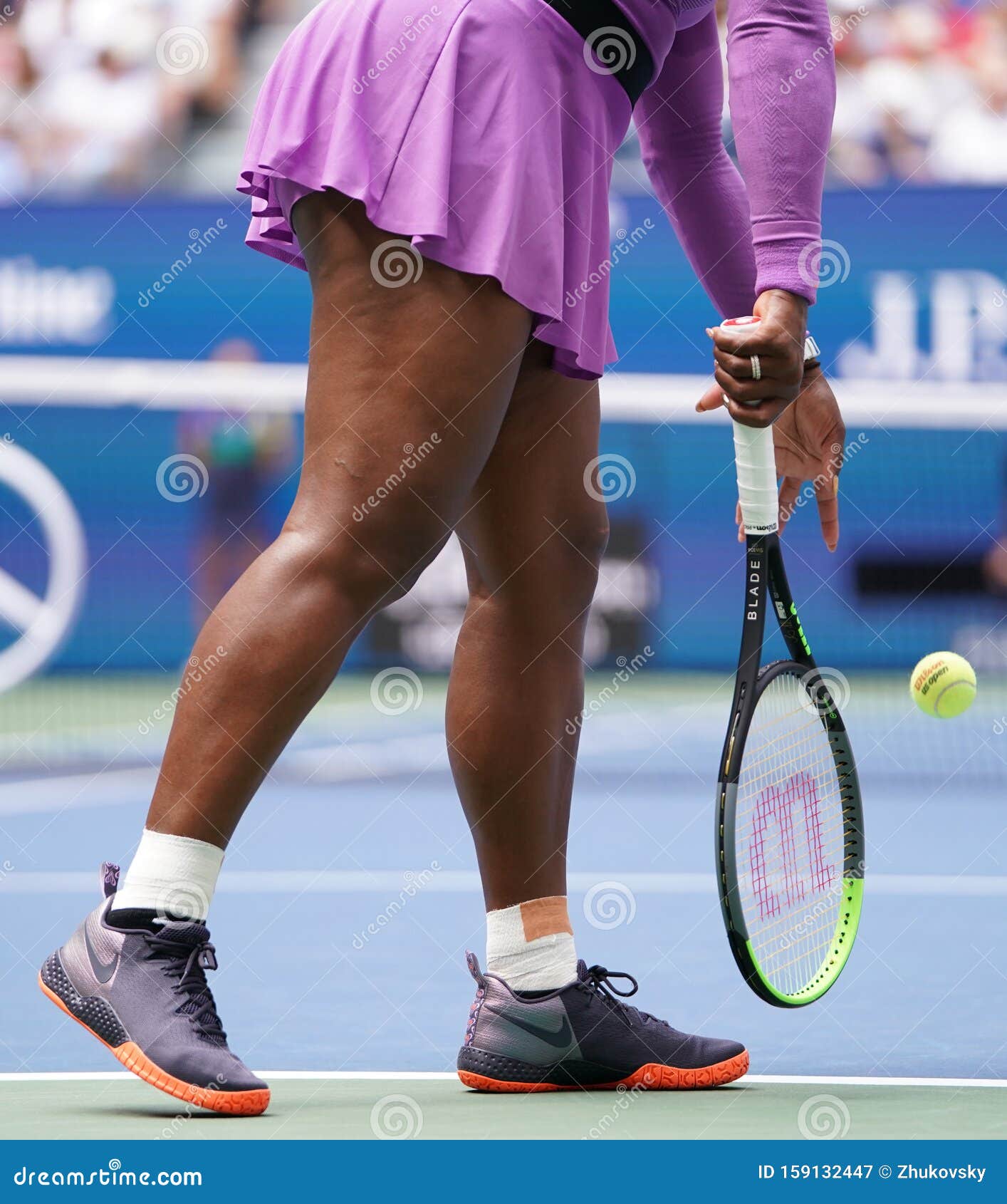 Serena Williams, Campeona Grand Slam En 23 AÃ±os, De Estados Unidos, Lleva Zapatos De Tenis Nike Personalizados Durante El Par Fotografía editorial Imagen de nuevo, campeonato: 159132447