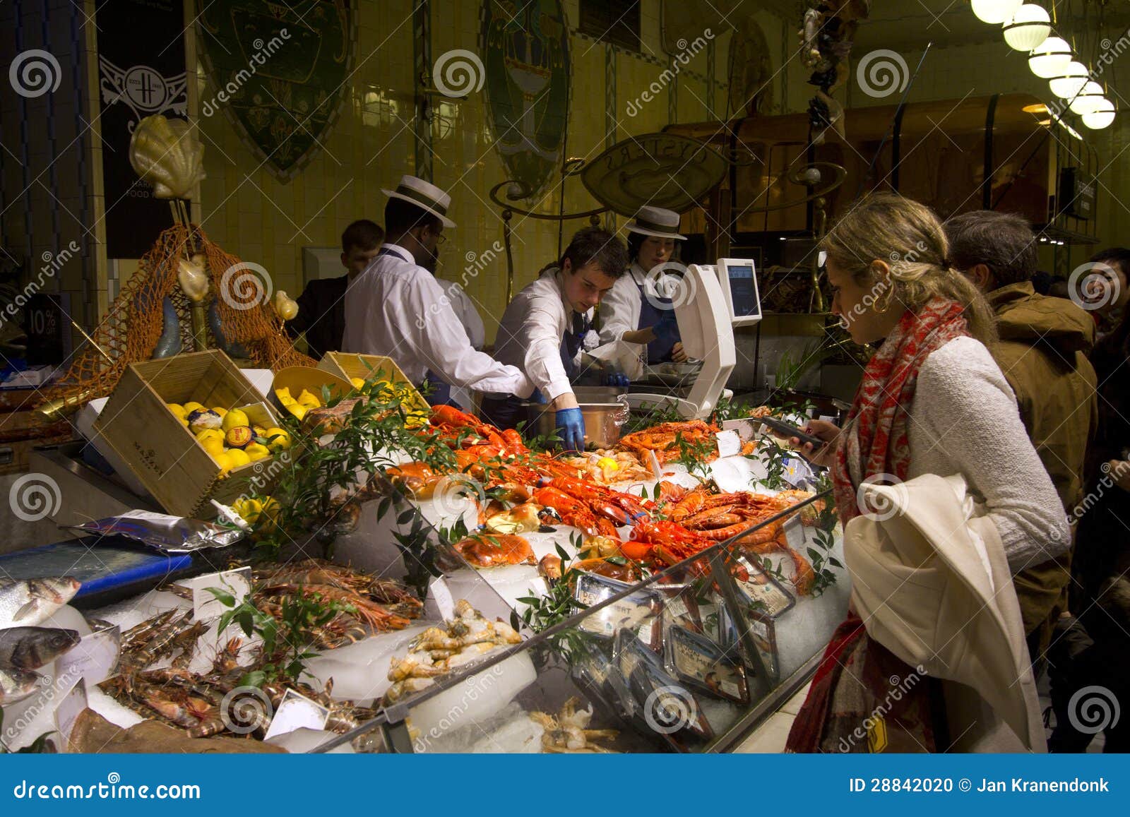 Service De Nourriture Dans Harrods, Londres Image éditorial Image du