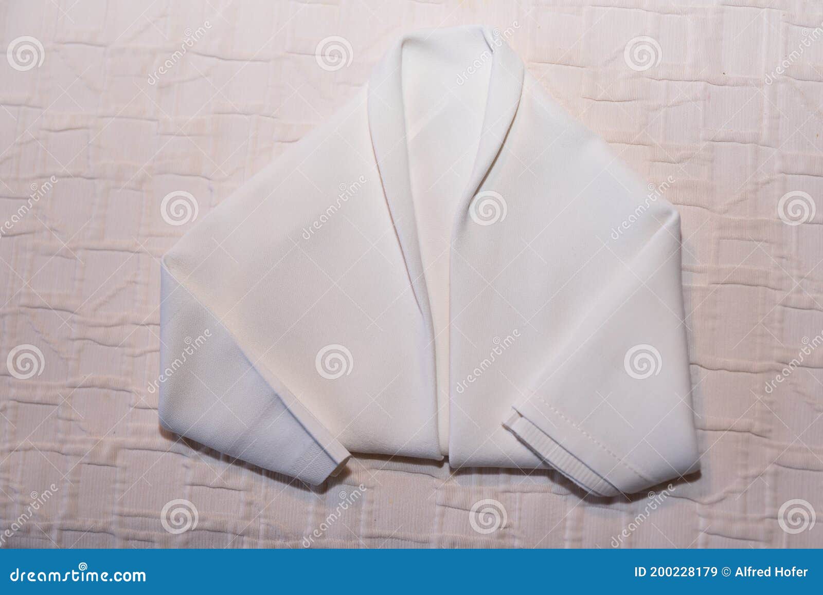 Premium Photo  Hermosas servilletas de tela blanca con la