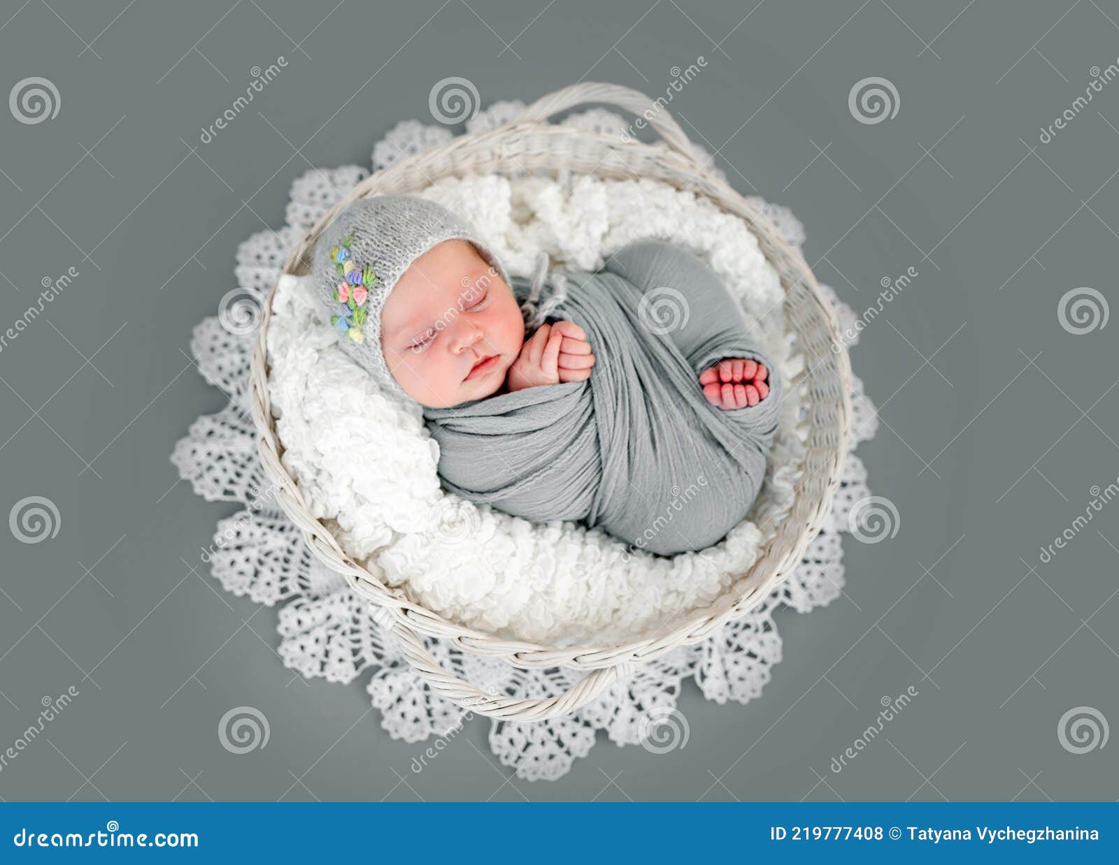 Sesión Fotográfica De Bebé Recién Nacido Foto de archivo - Imagen de  princesa, felicidad: 219777226