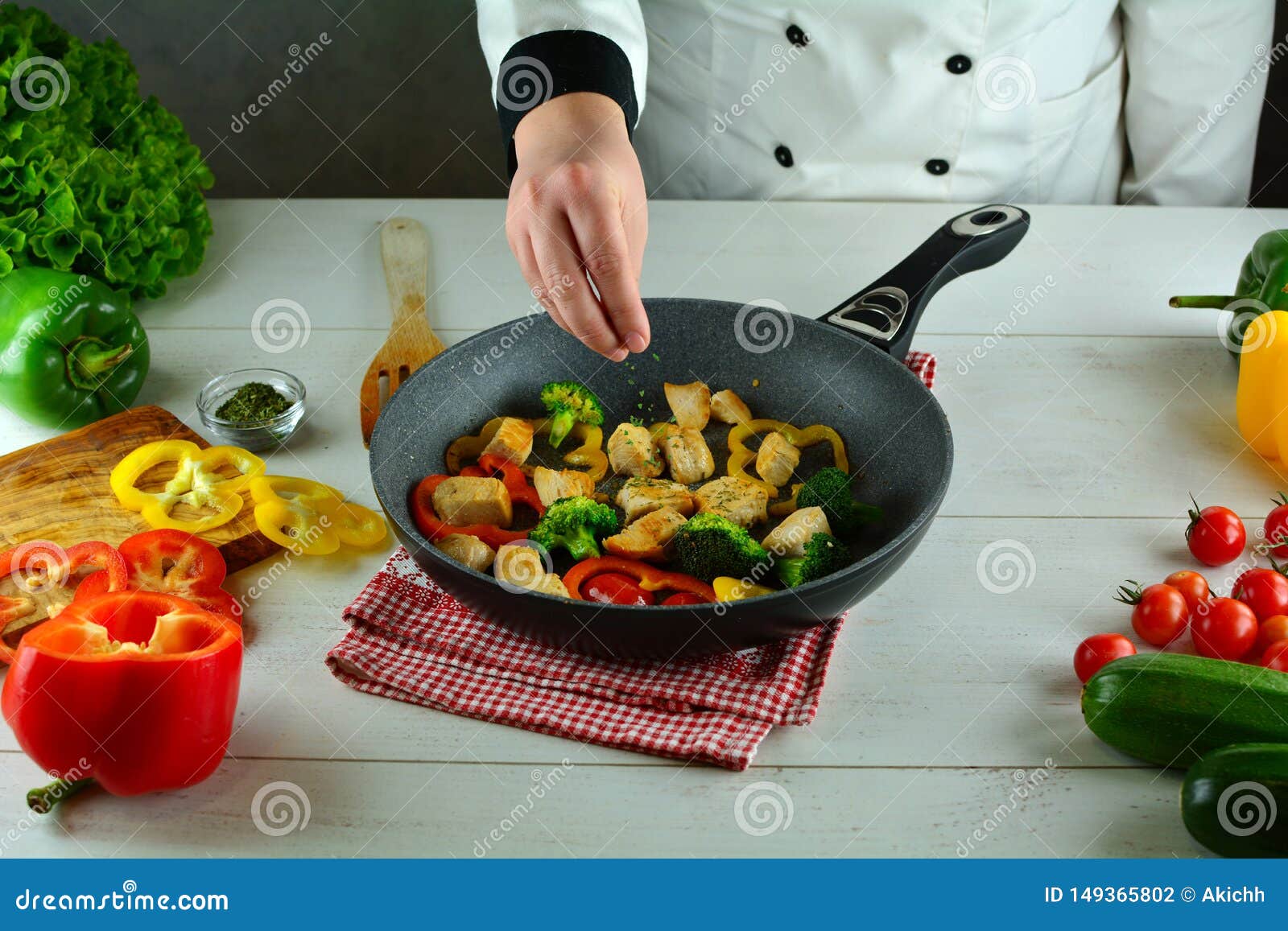 One Pot Mediterranean Pasta With Chicken And Vegetables Stock Photo one-pot-mediterranean-pasta-with-chicken-and-vegetables-stock-photo
