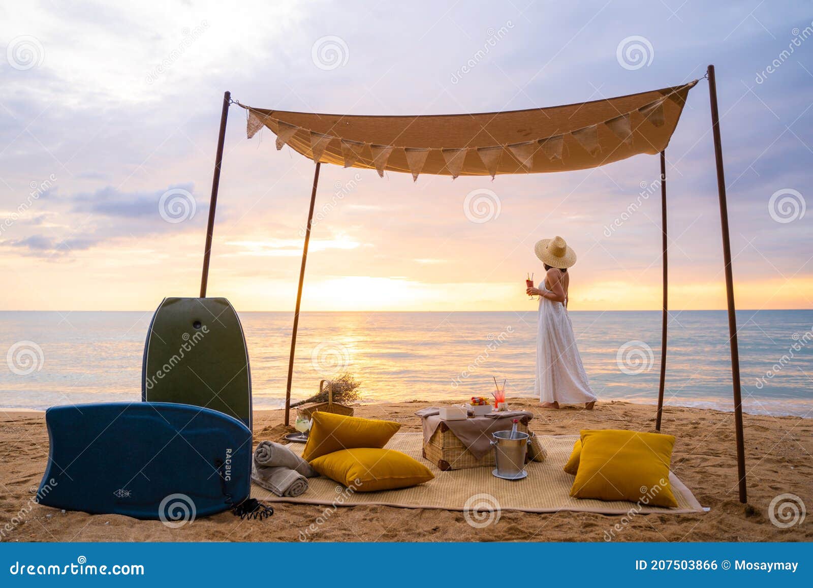 Set Romantic Picnic on the Beach Stock Photo Image of beverage, beach