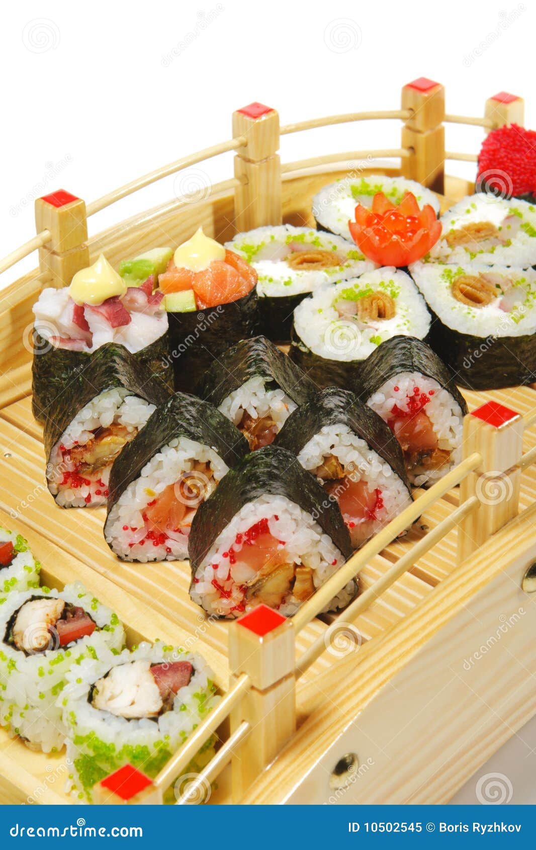 Set sushi för kokkonstjapan. Trä för sushi för brokokkonstjapan set