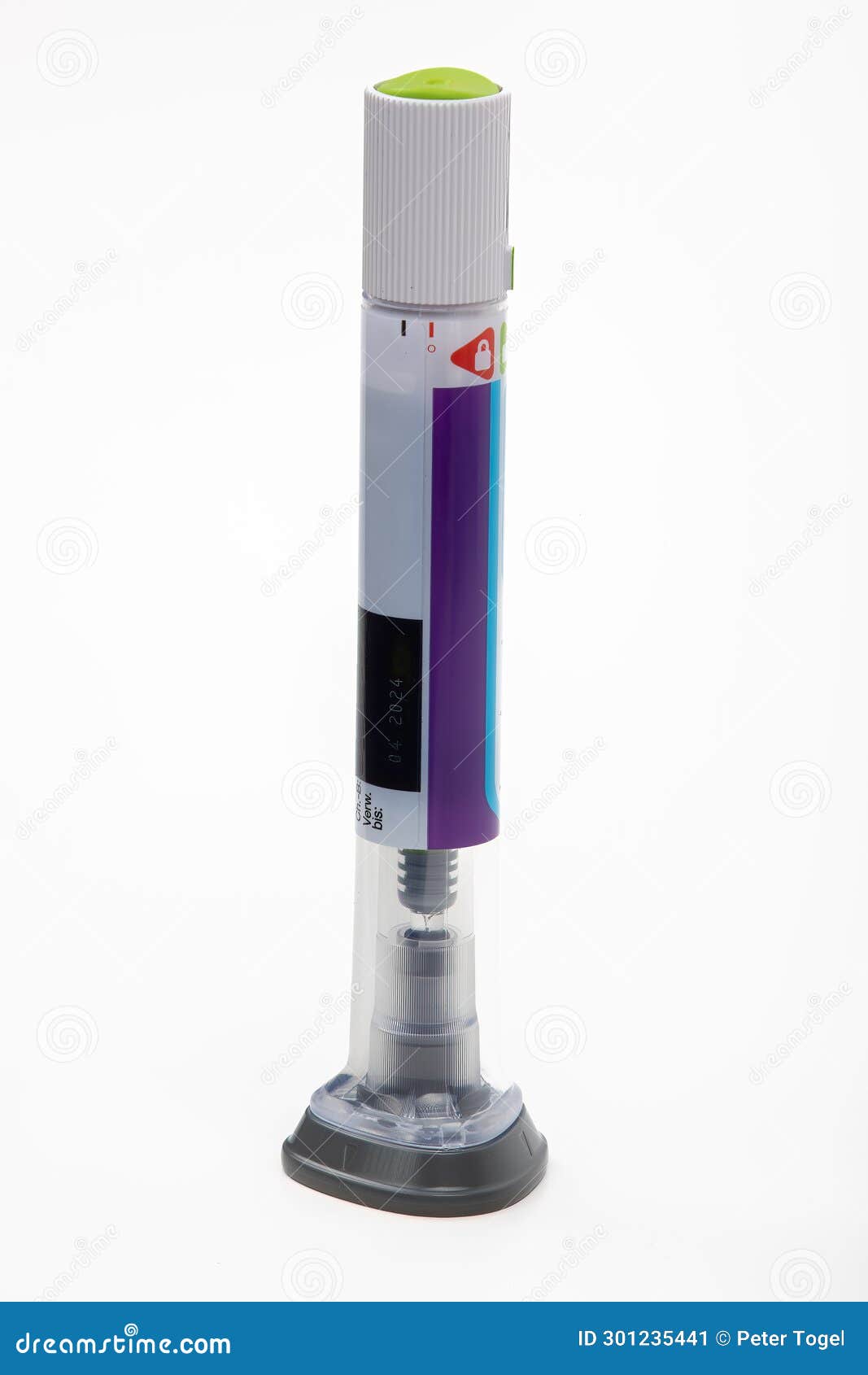 seven-day dosis pen of dulaglutide for type 2 diabetes treatment on white background
