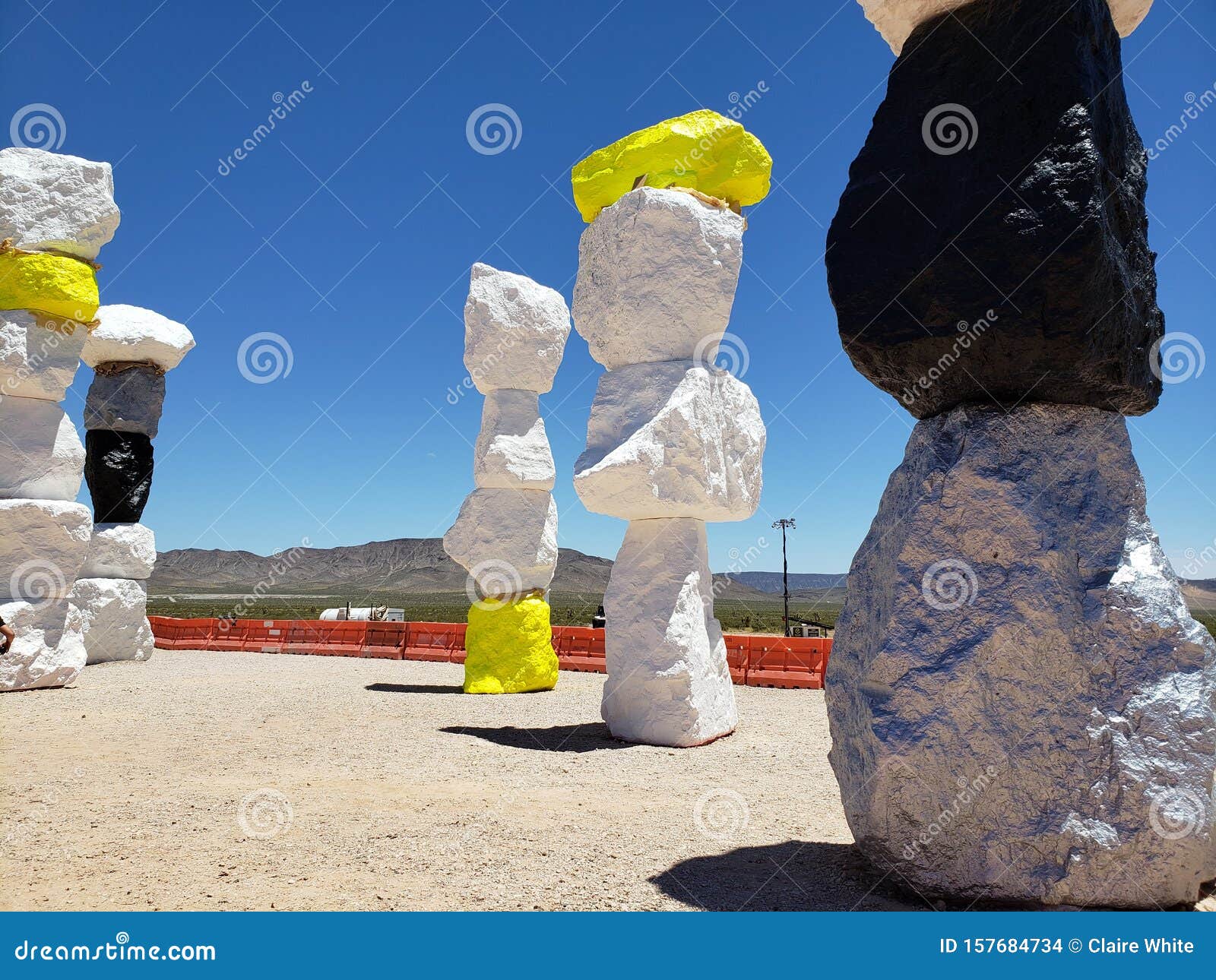 Seven Magic Mountains Undergoing Restoration Las Vegas Nevada Stock Photo Image Of Color Sculpture 157684734