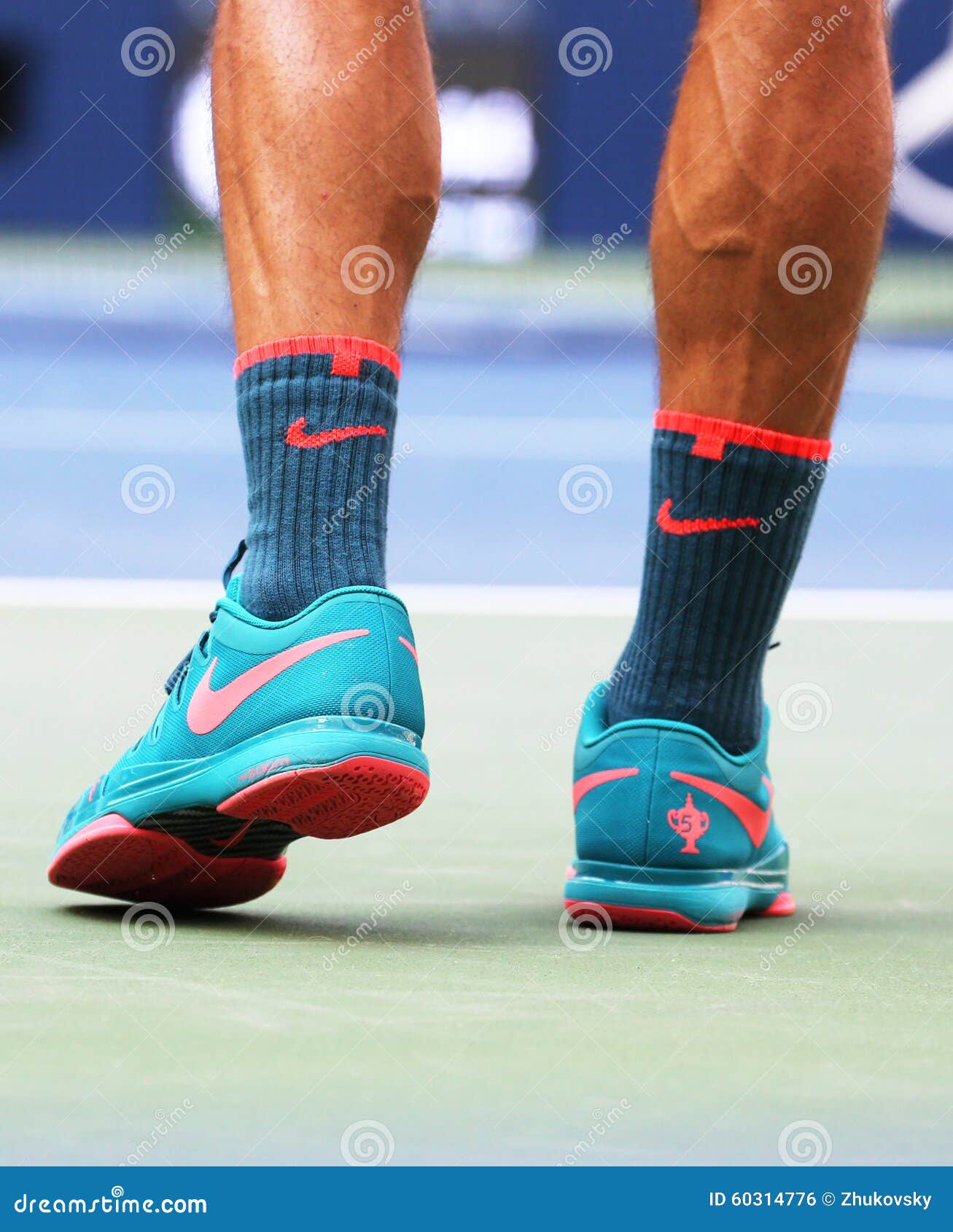 Venta anticipada Influencia Gruñón Seventeen Times Grand Slam Champion Roger Federer Wears Custom Nike Tennis  Shoes during First Round Match at US Open 2015 Editorial Photo - Image of  fitness, custom: 60314776