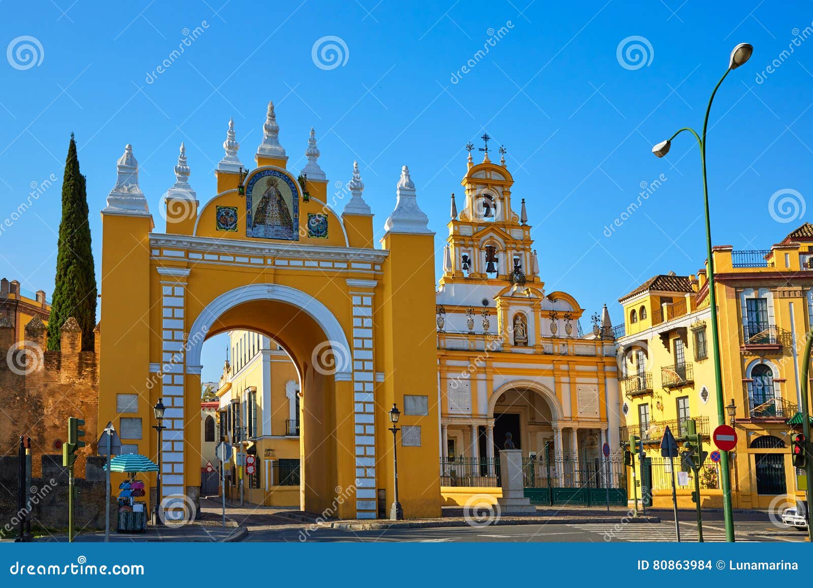 seville puerta de la macarena and basilica