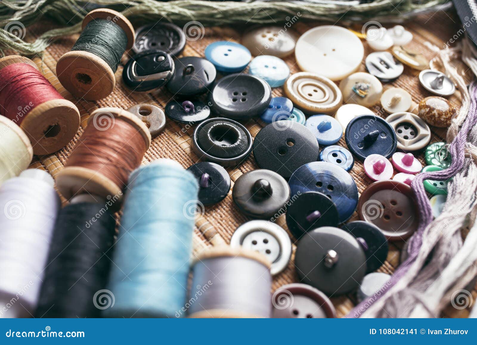 sewing accessories buttons
