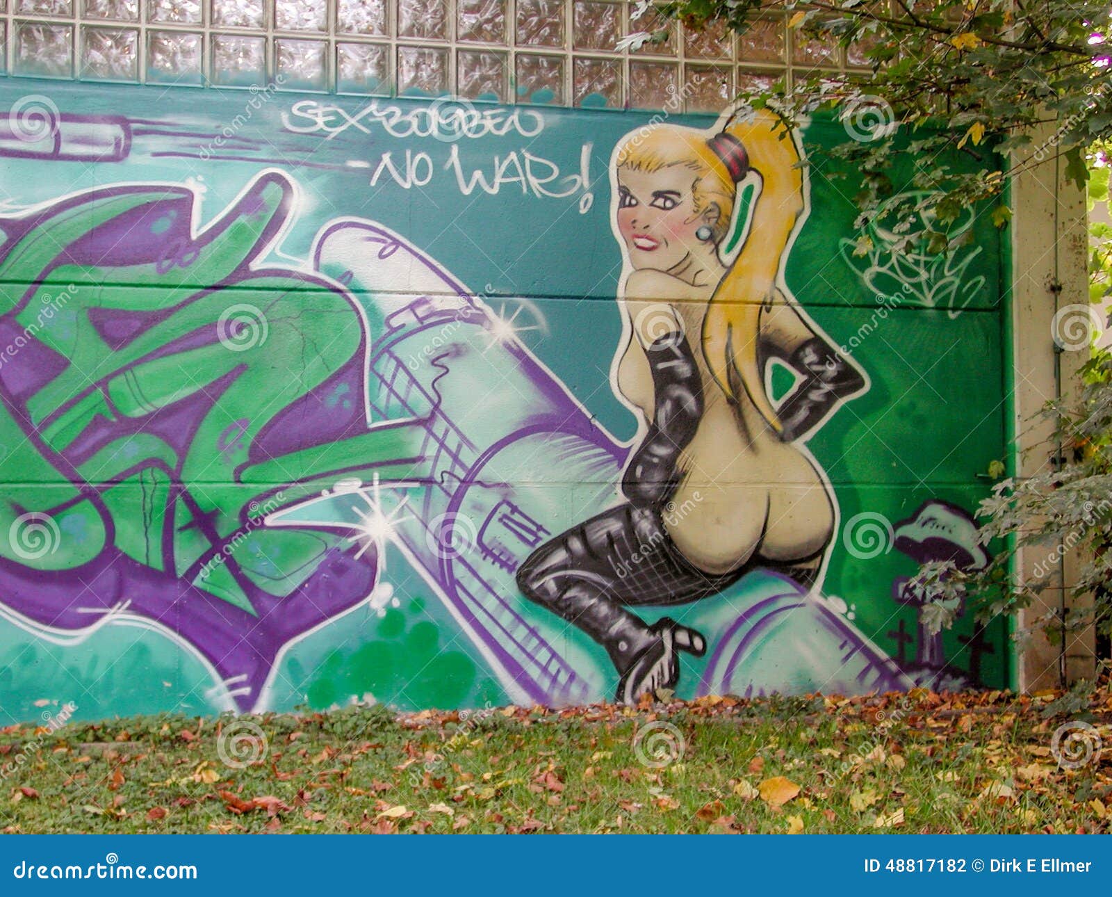 граффити на голых женщинах фото 32