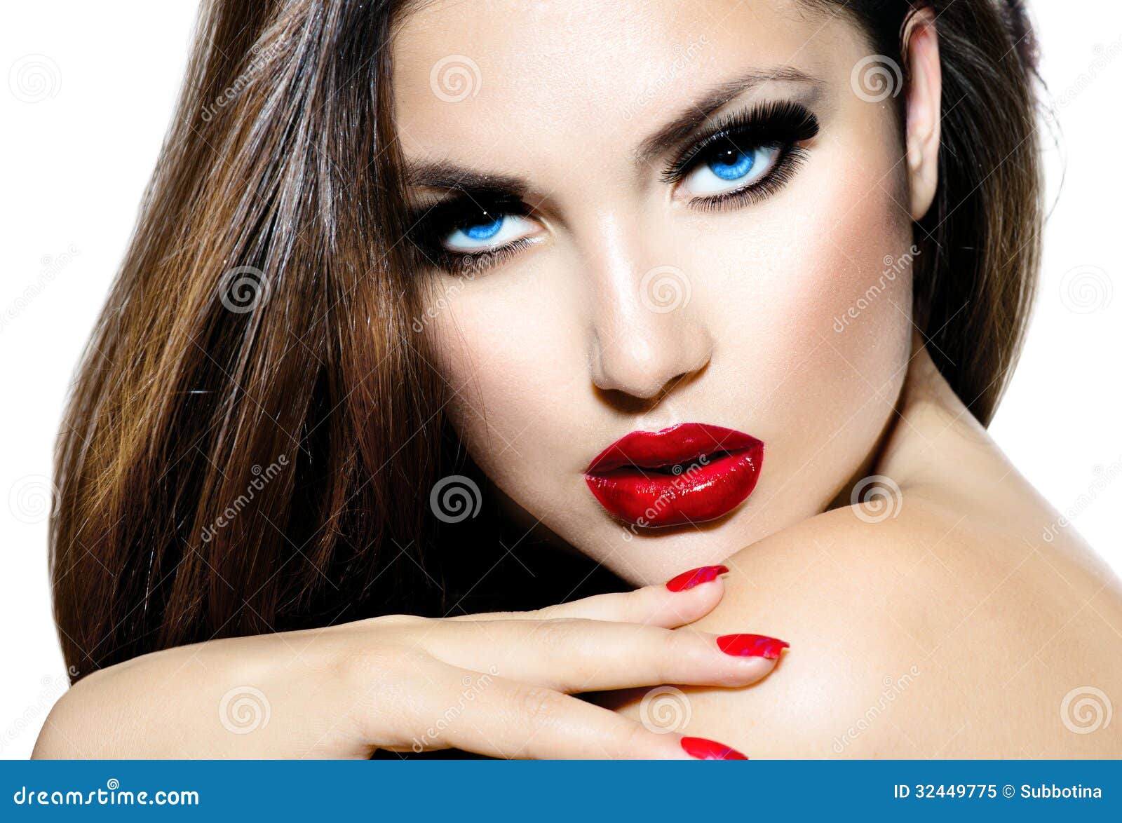 udobnost, izazov - Page 16 Sexy-beauty-girl-red-lips-nails-provocative-makeup-32449775