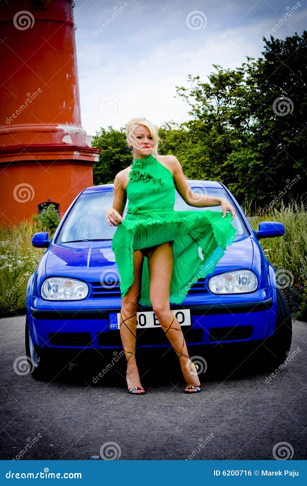 Anushka Sen poses in crop top in front of swanky blue BMW car, Himansh  Kohli is lovestruck