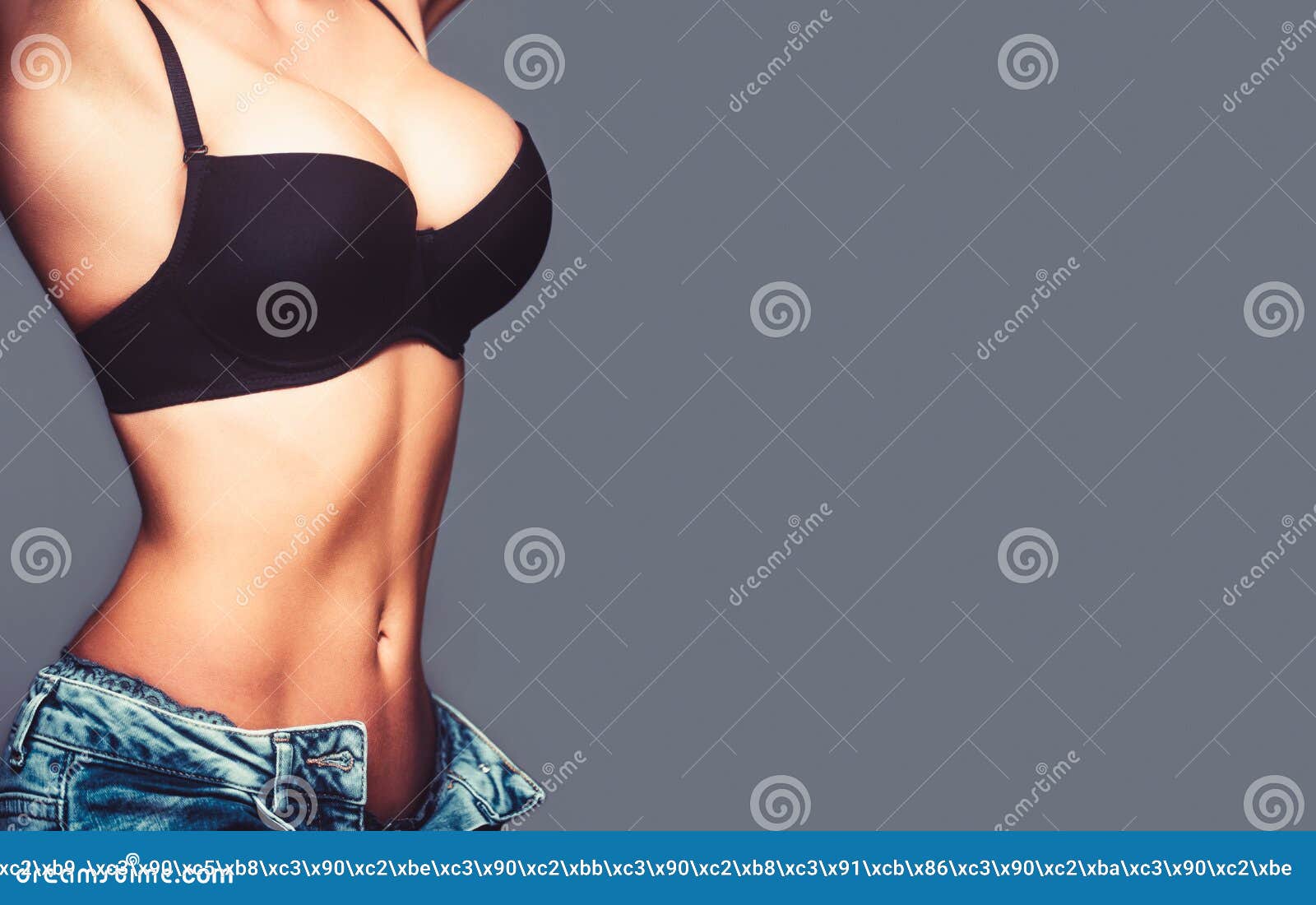 Sexy Boob. Nähe Der Brust Des Mädchens, Das Ihre BH Präsentiert Schwarz 1600x1100 Nacktbild Hq Sexy Boob. Nähe Der Brust Des Mädchens, Das Ihre BH Präsentiert