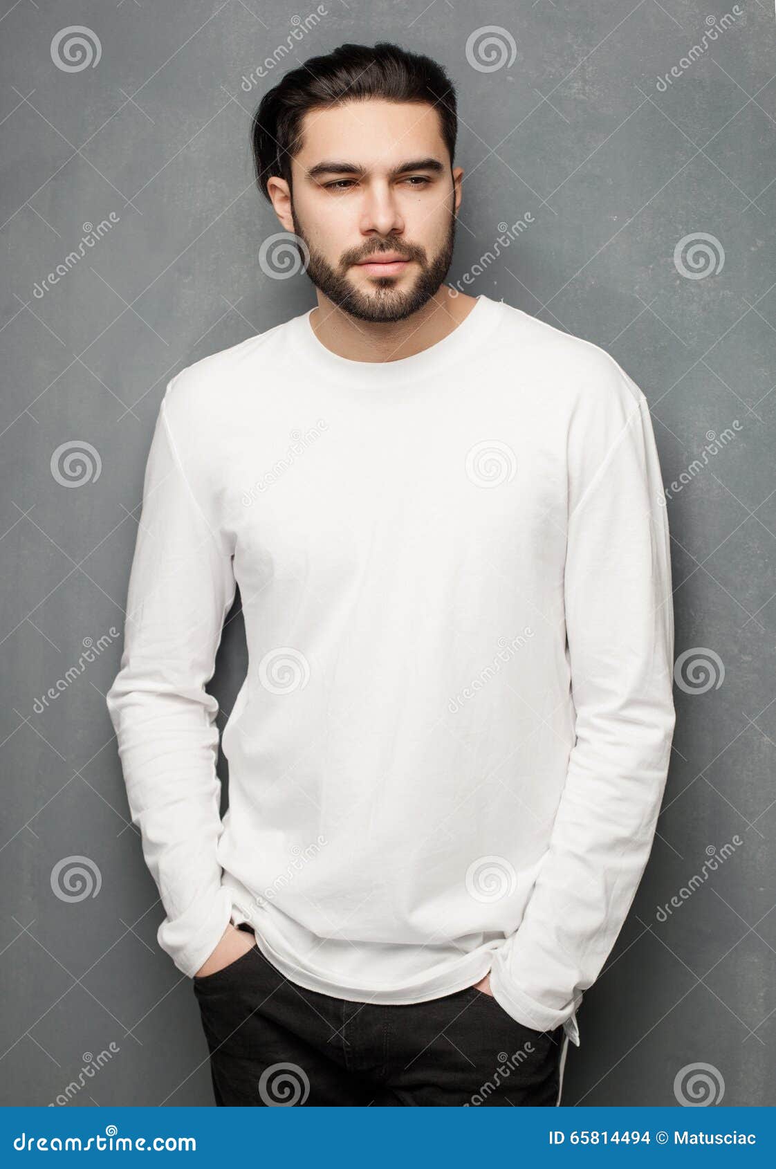delicadeza Chaleco pecador Fashion Man Model in White Sweater, Jeans and Boots Posing Dramatic Stock  Photo - Image of cool, young: 65814494