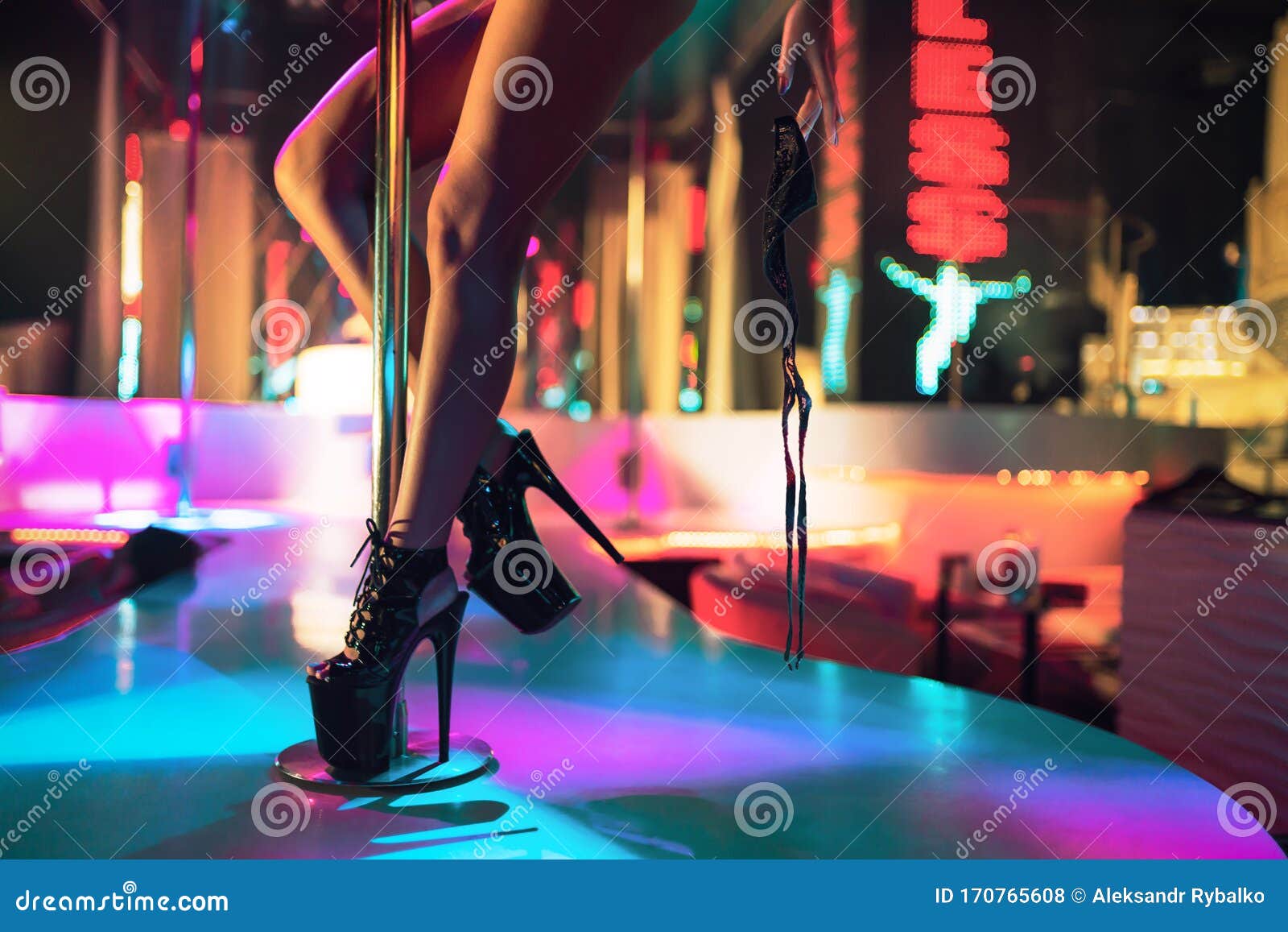 Hot lapdancers and their gorgeous strip show