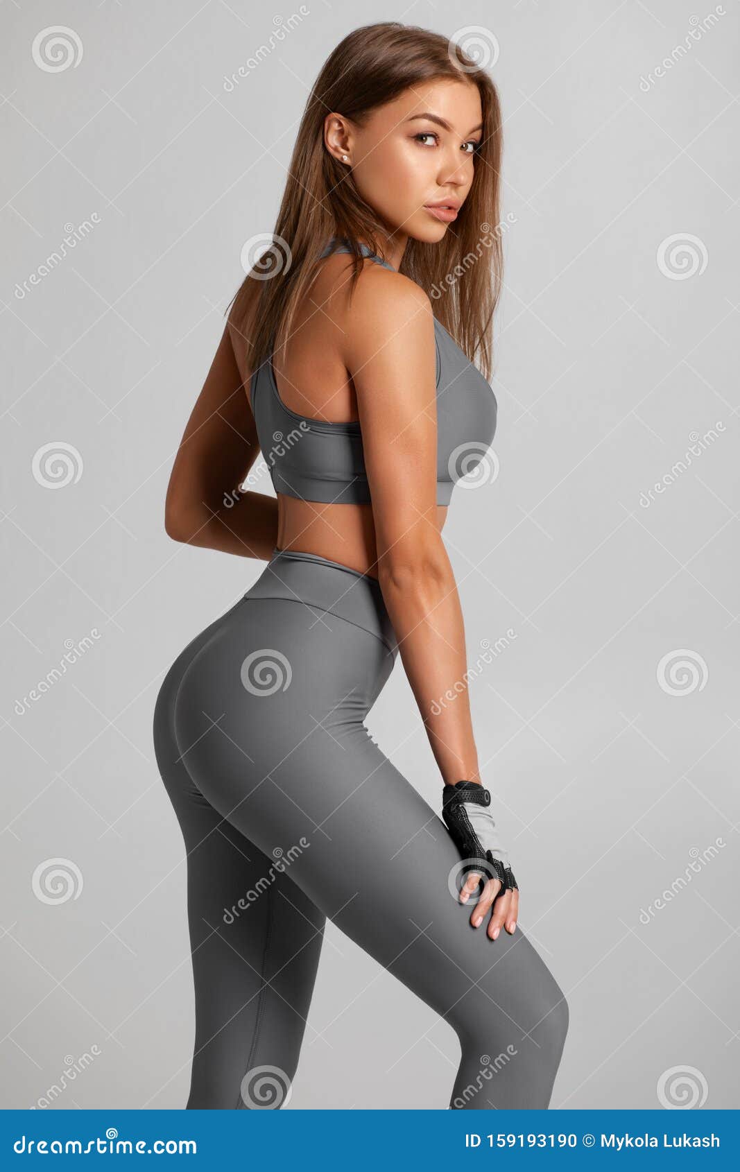 Fitness Woman. Beautiful Athletic Girl, Isolated on the Gray ...