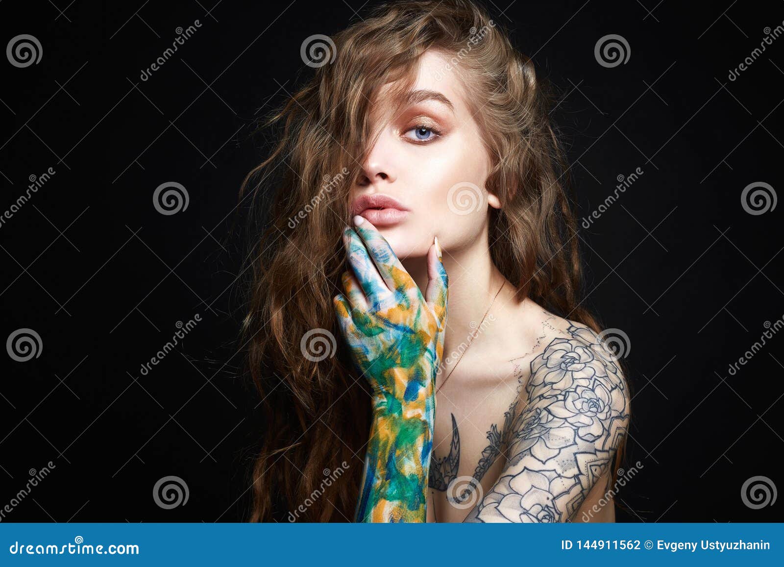 Naked chicks with tattoos - Naked photo