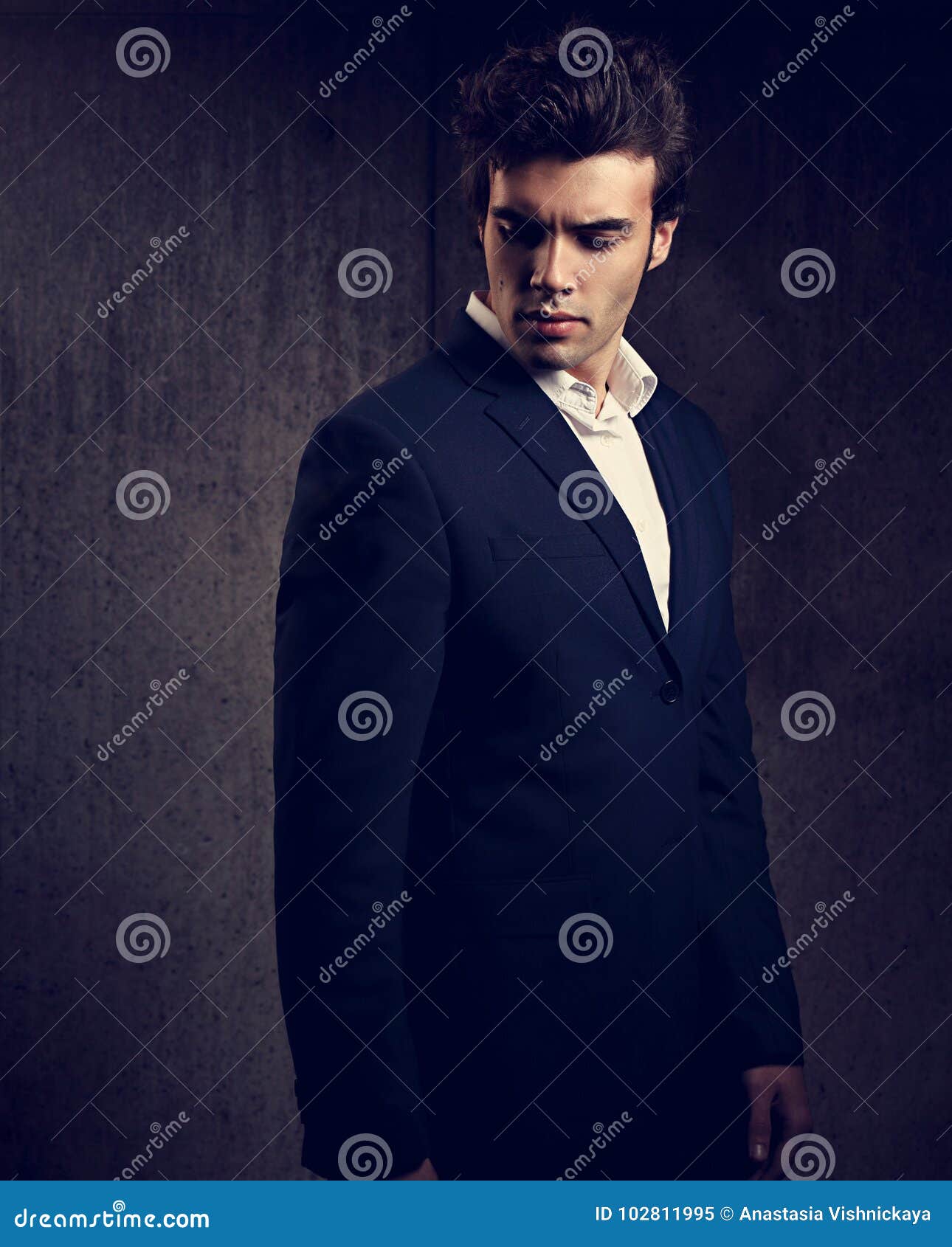 Featured image of post High Fashion Male Model Suit Poses - People aren&#039;t used to seeing outfits from waist level.