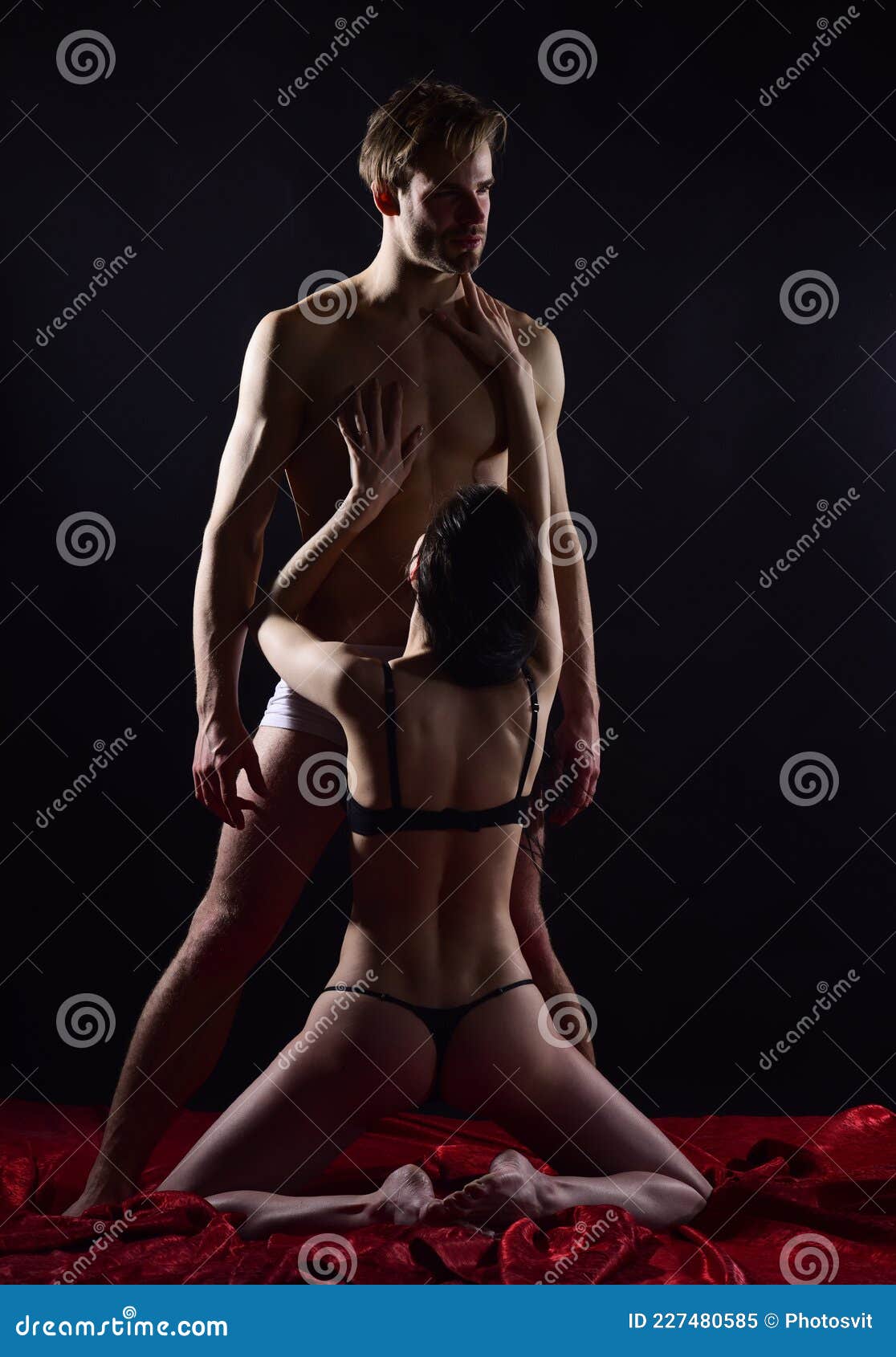 Sexy Sensueel Paar Uit Liefde Voor Naakte Man En Vrouw Met Passie Voor Orale Seks Erotische Games Stock Afbeelding afbeelding