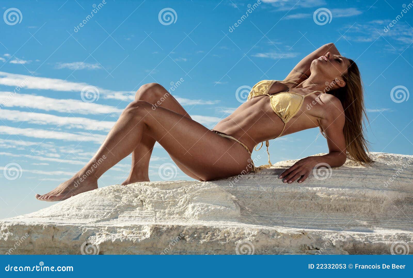 Sexy woman in thong bikini on a backgrou, Stock Video