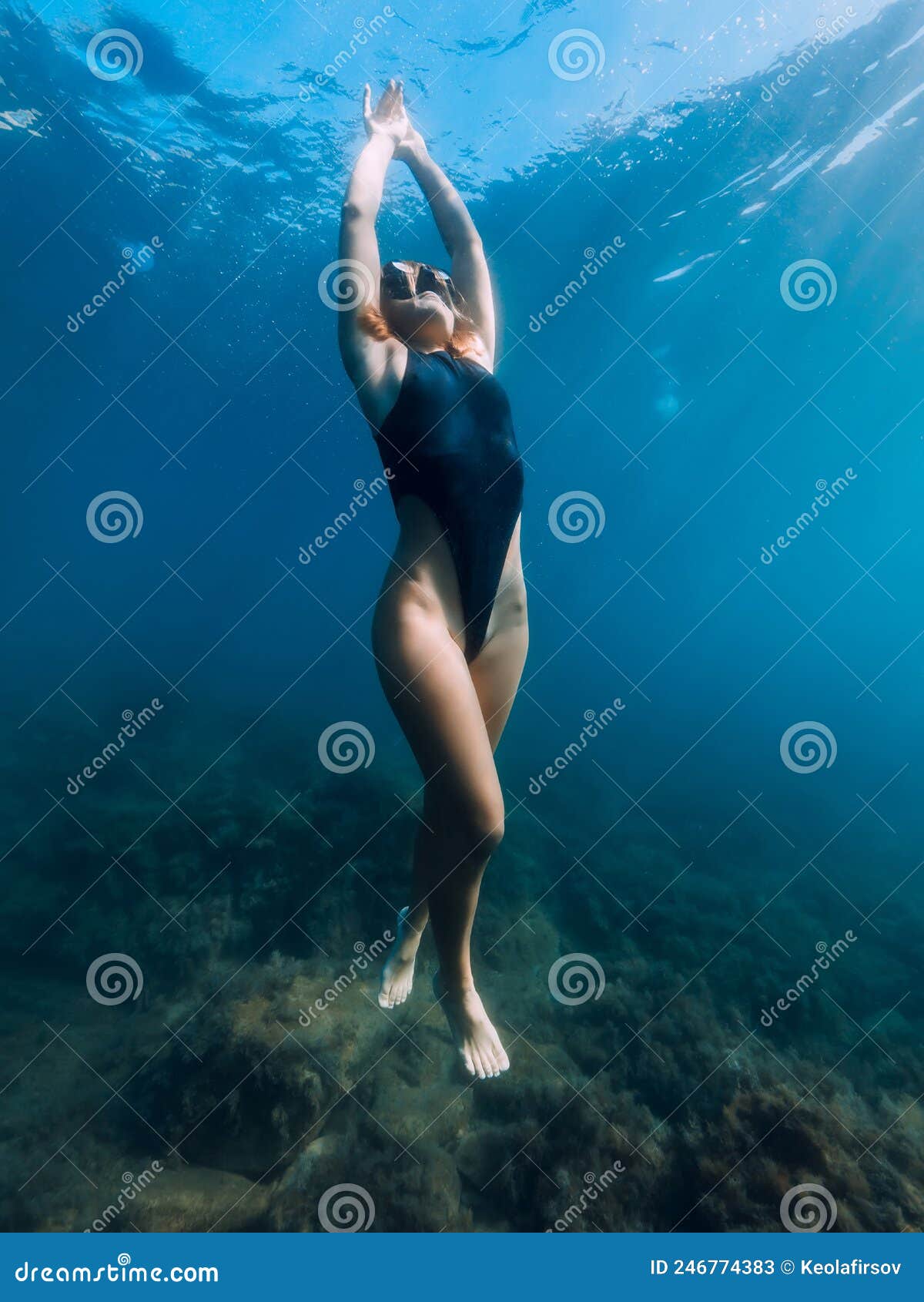 Hot Girl Underwater