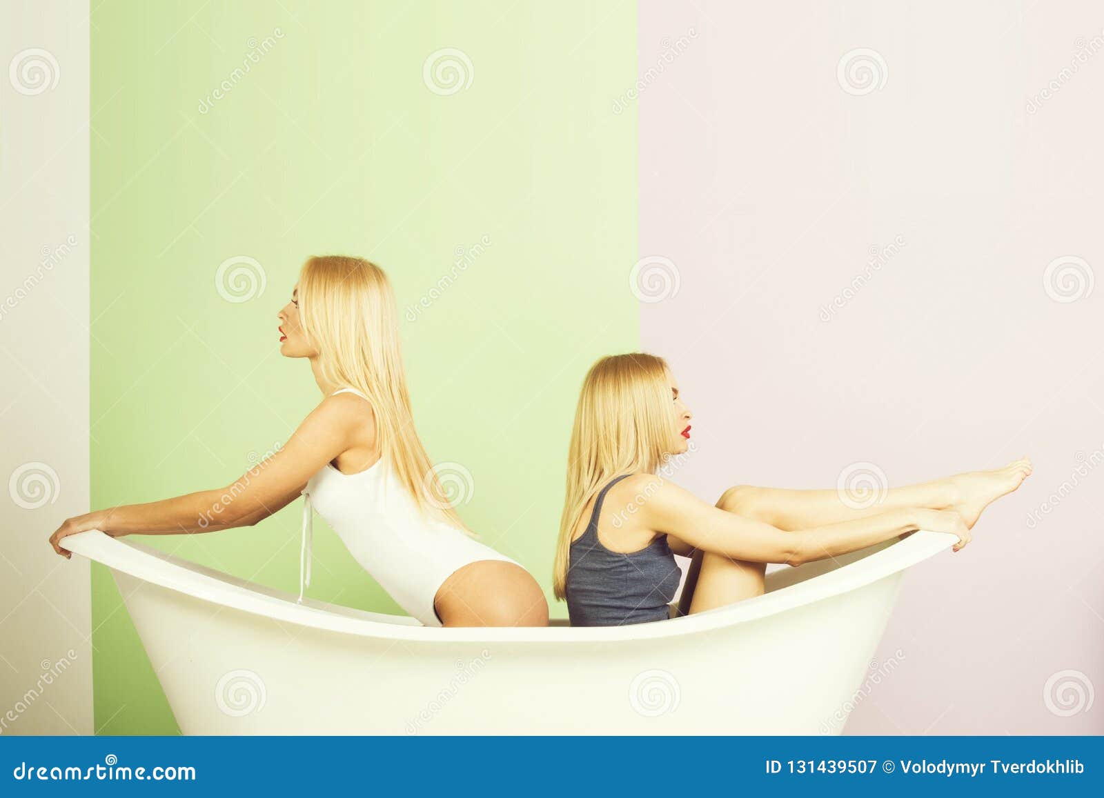 Lesbian In The Tub