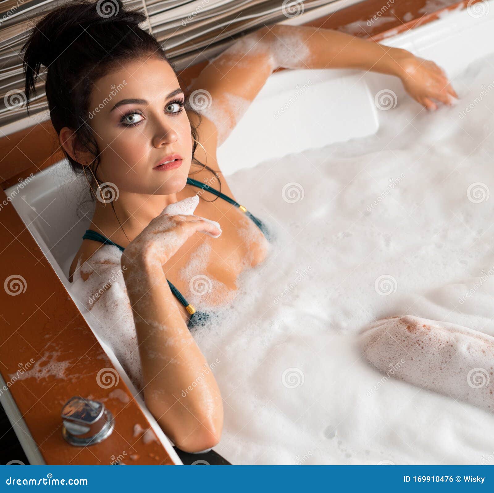 Con apoyo En respuesta a la 184 Sexy Woman Jacuzzi Stock Photos - Free & Royalty-Free Stock Photos from  Dreamstime