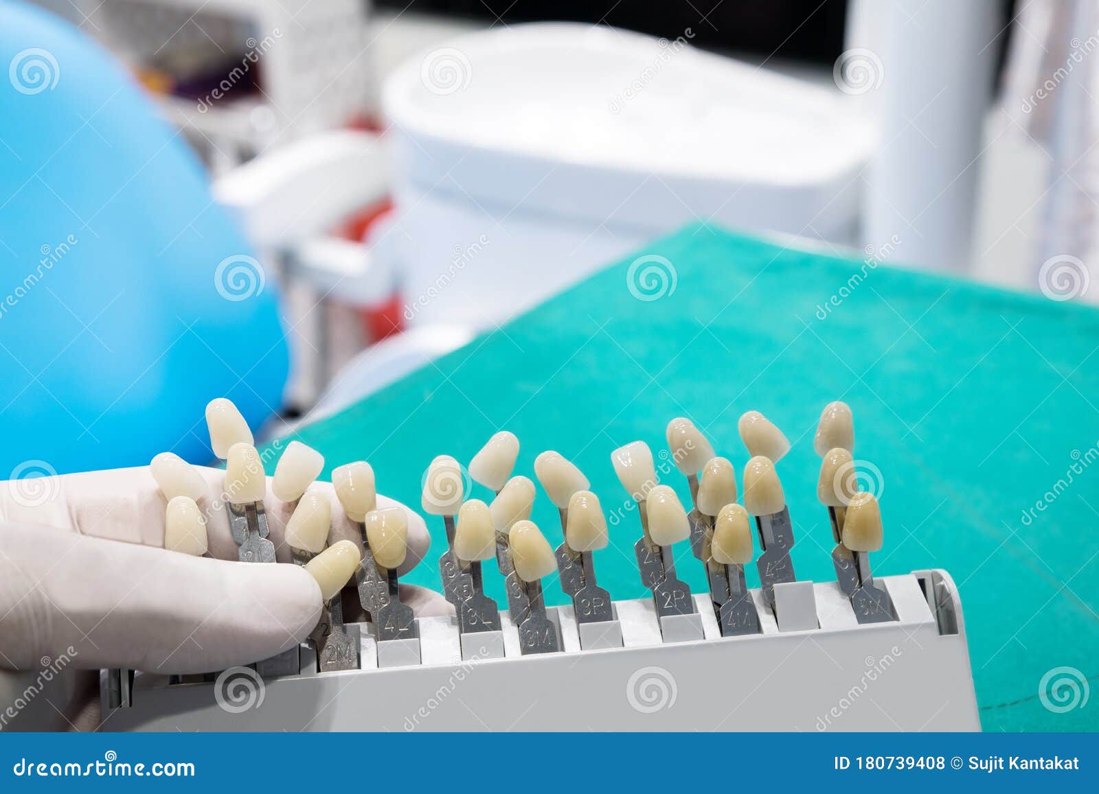 Shade Guide. RoyaltyFree Stock Image 157435852