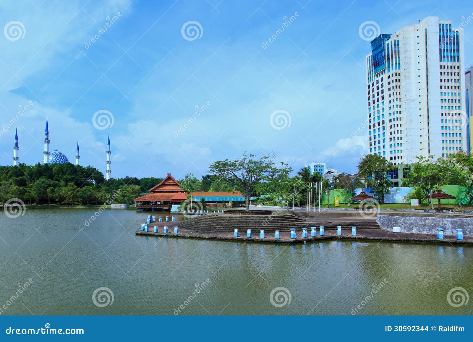 The Shah Alam Lake Gardens stock photo. Image of curve  30592344