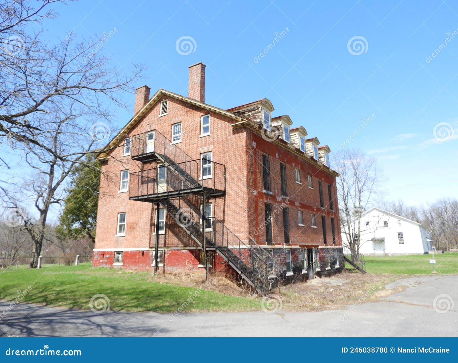 America`s First Shaker Settlement 1830 Trustee Building Stock Photo