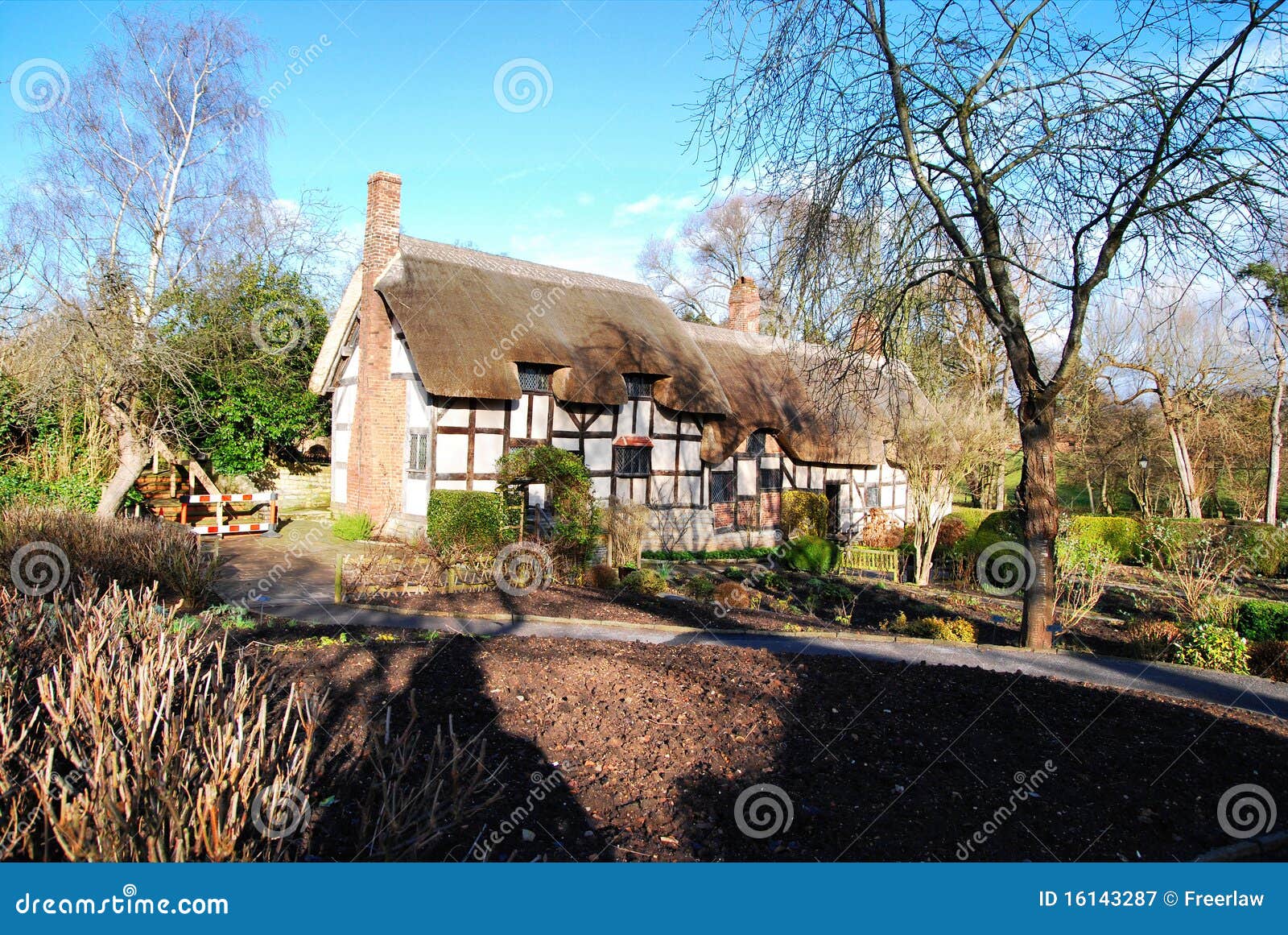 Shakespeare S Houses & Gardens Stock Image Image of green, ancient