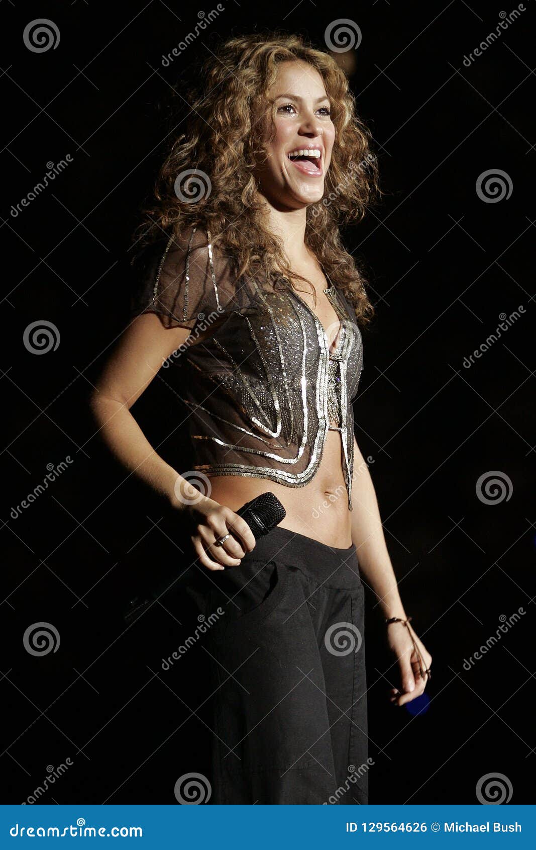 Shakira Se Realiza En Concierto Foto editorial - Imagen de modelo