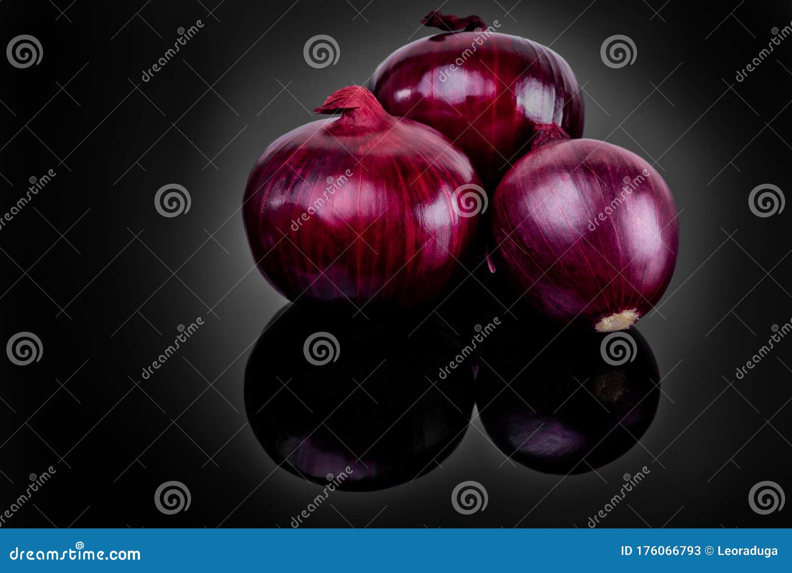 Shallots on Black Background with Reflect. Stock Image Image of