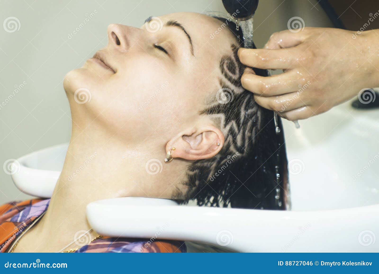 Shampoo in salon woman stock photo. Image of barber, head 88727046